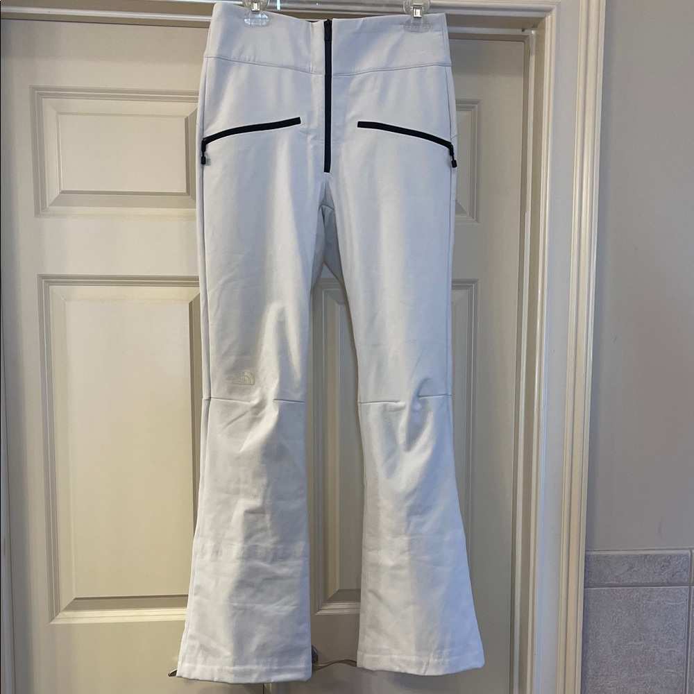 The North Face women 10 Gardenia White Ski Pants with Black Accents